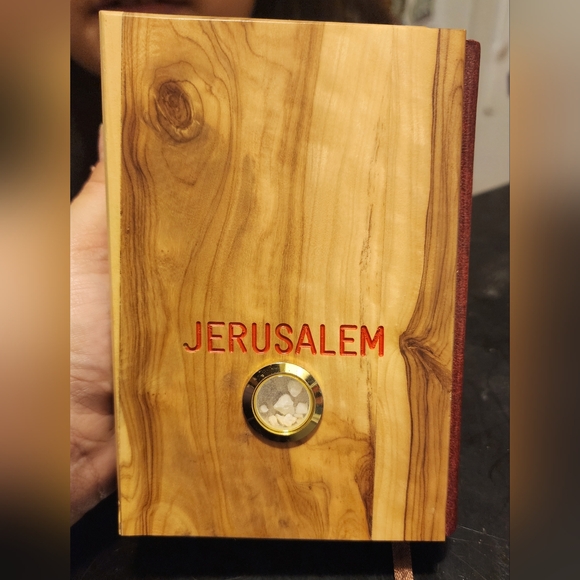 Unique Olive Wood Praying Hands Holding The Bible and Bible - Picture 4 of 12